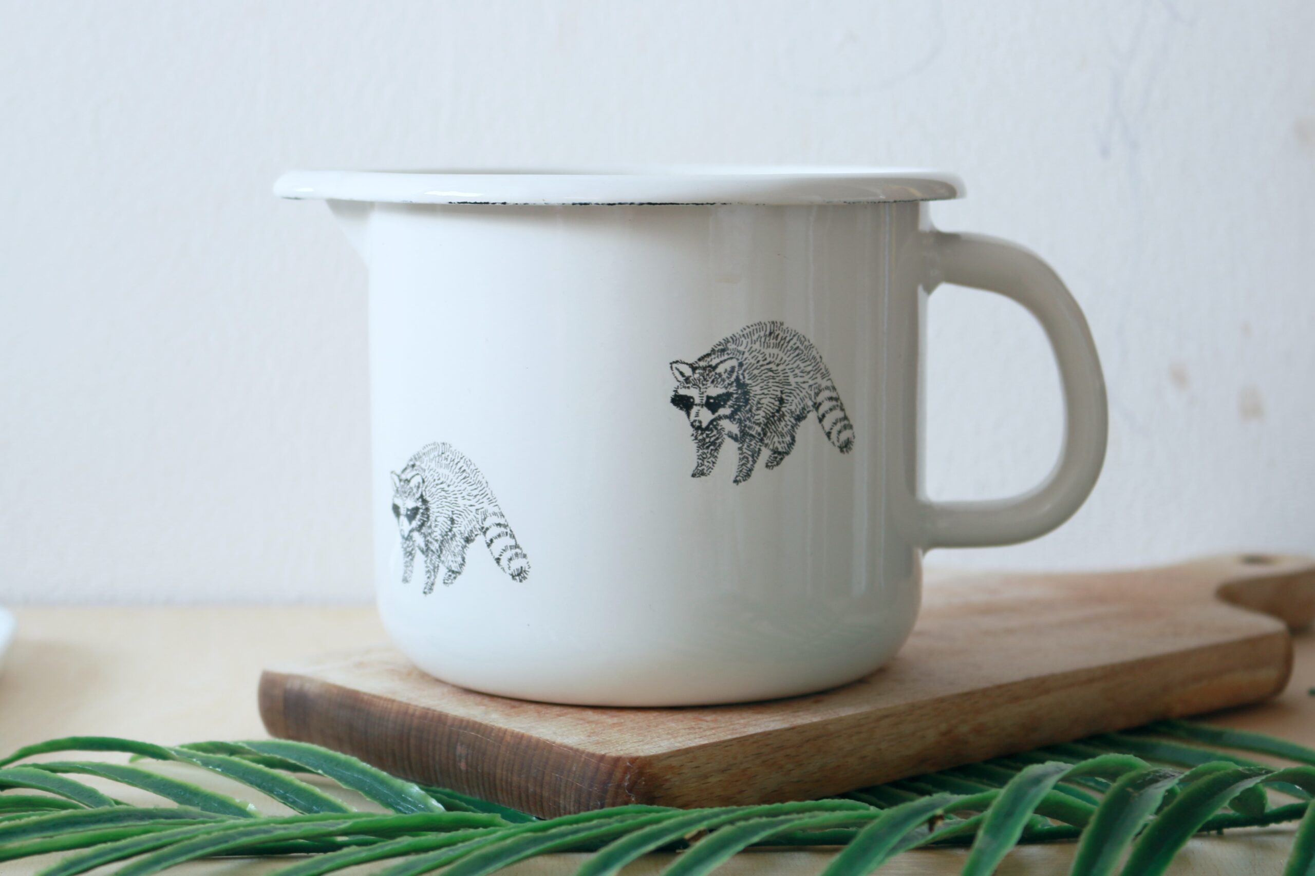 garnek duży emaliowany z dzióbkiem RACCOON 2