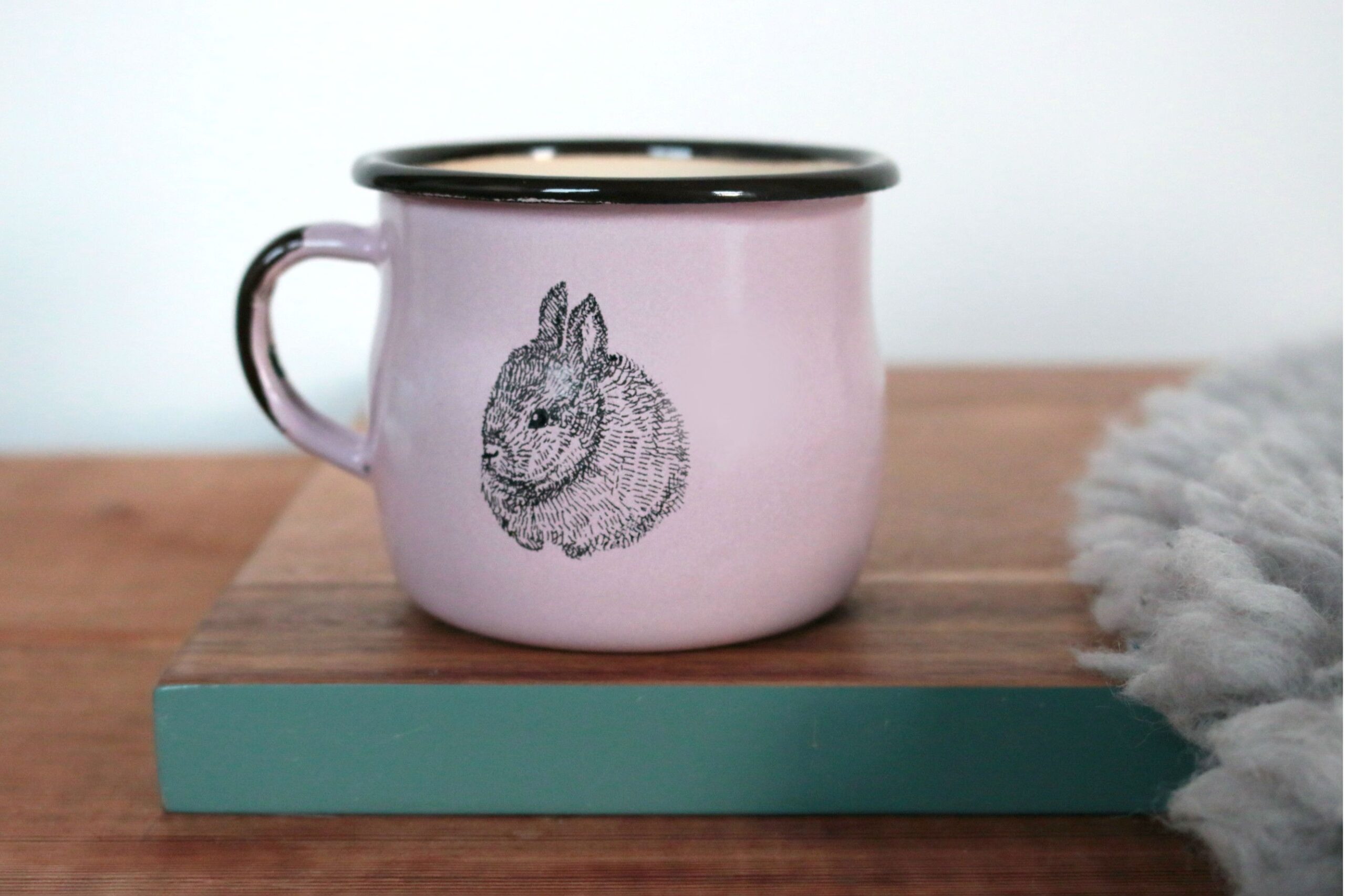 kubek emaliowany mały RABBIT różowy