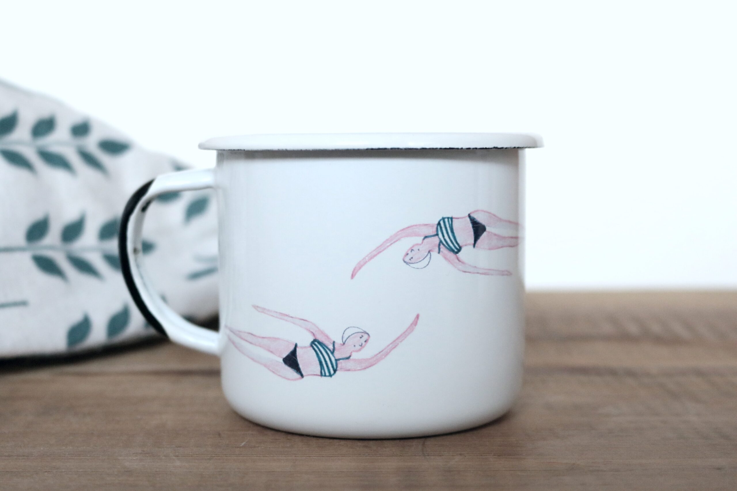 kubek emaliowany SWIMMERS 2 8cm