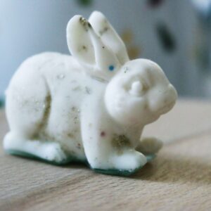 kostka myjąca fiołkowa Zajączek