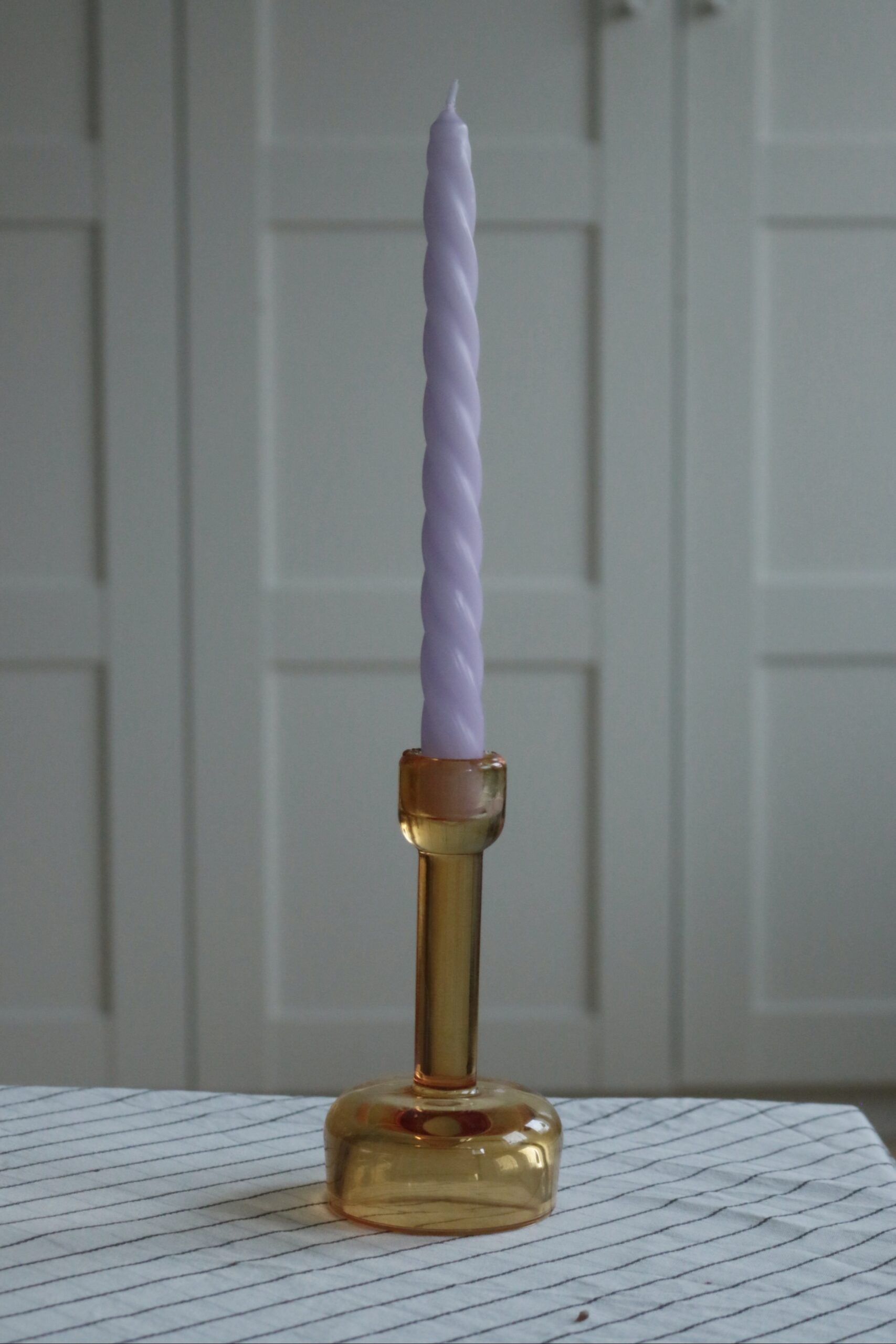 świeca kręcona Lila